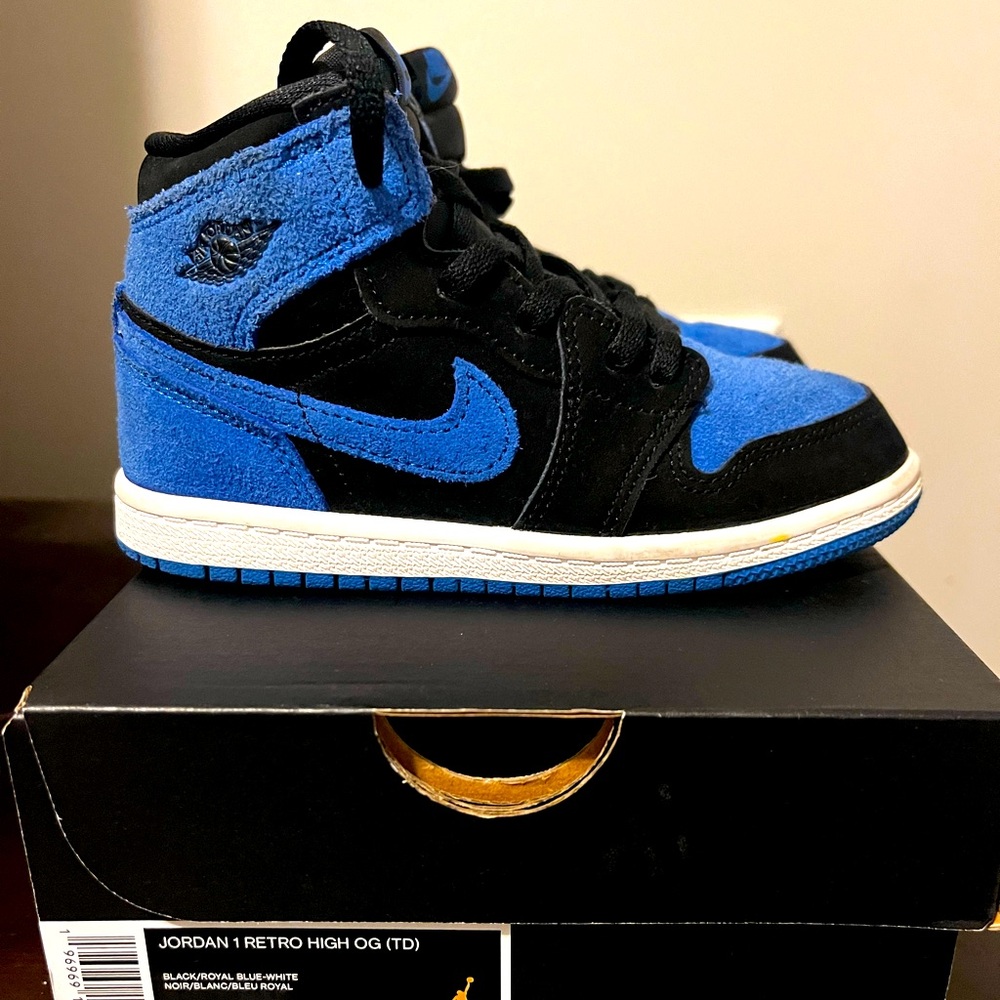 TODDLER RETRO JORDAN 1 SIZE 10C
